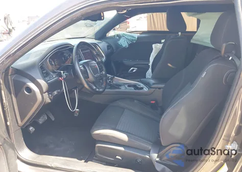 2021 Dodge Challenger Sxt z USA, uszkodzony, nr VIN 2C3CDZAGXMH533481